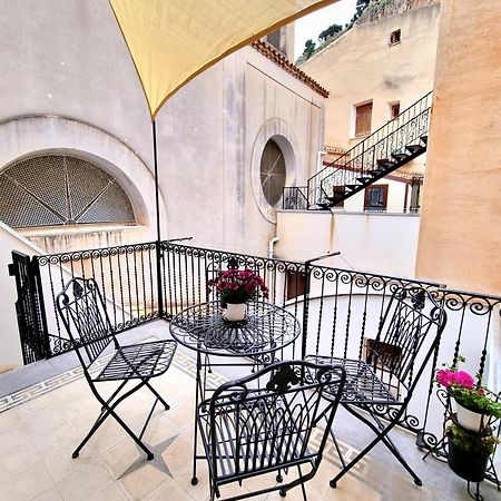 Dimora Ventimiglia Apartment เชฟาลู ภายนอก รูปภาพ