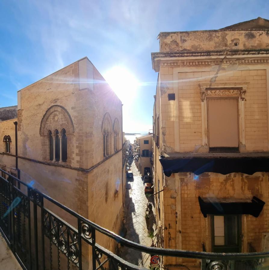 Dimora Ventimiglia Apartment เชฟาลู ภายนอก รูปภาพ