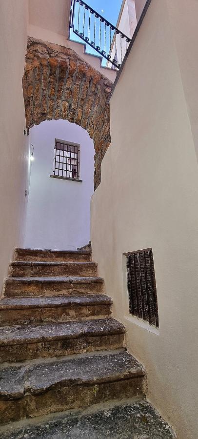 Dimora Ventimiglia Apartment เชฟาลู ภายนอก รูปภาพ