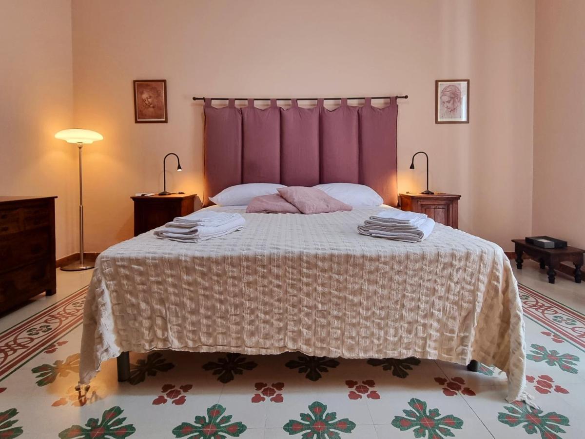 Dimora Ventimiglia Apartment เชฟาลู ภายนอก รูปภาพ